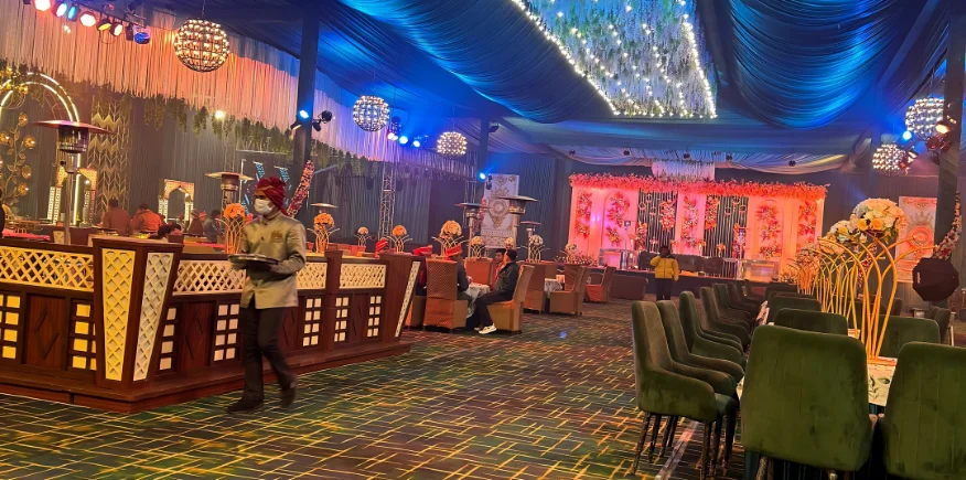Luxury Hotel ( Video )